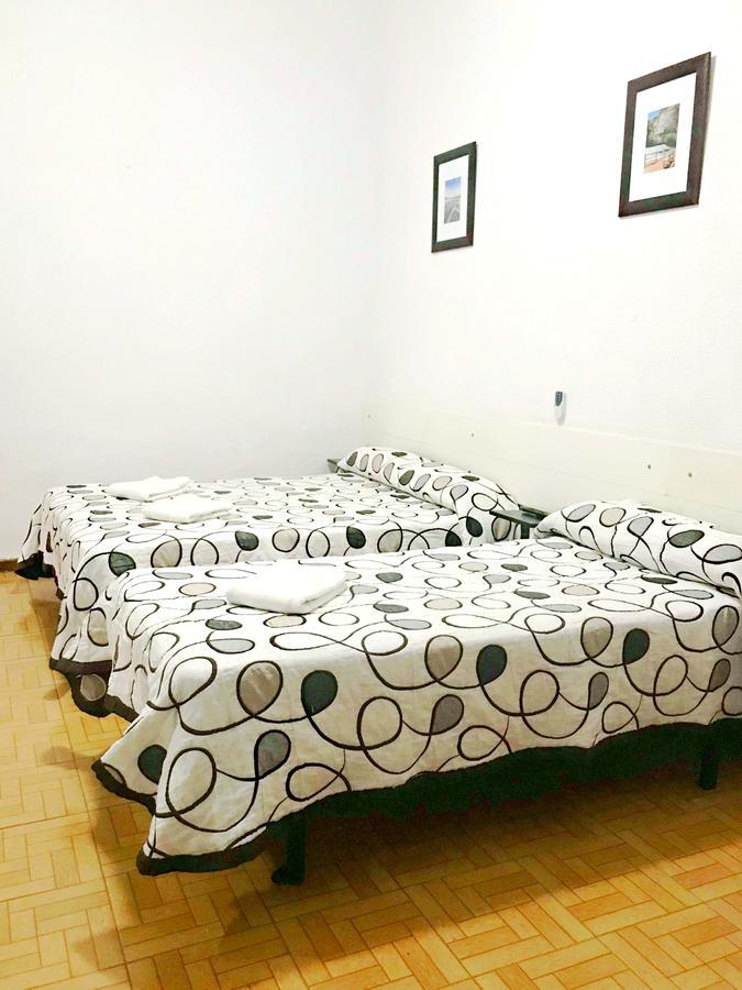 Hostal Los Arcos Madrid Bagian luar foto