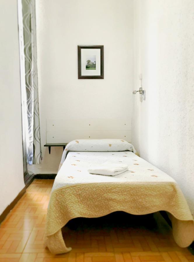 Hostal Los Arcos Madrid Bagian luar foto