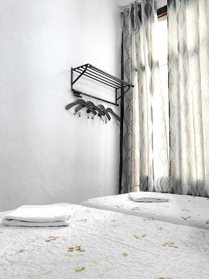 Hostal Los Arcos Madrid Bagian luar foto