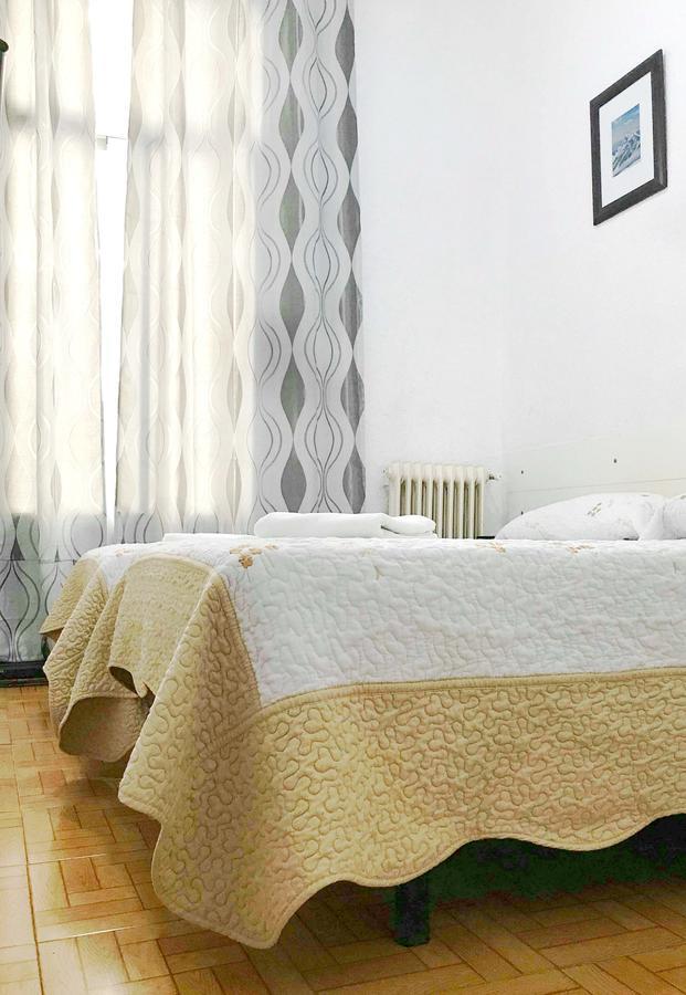 Hostal Los Arcos Madrid Bagian luar foto