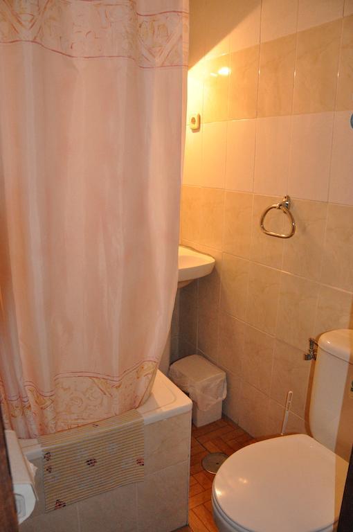 Hostal Los Arcos Madrid Ruang foto